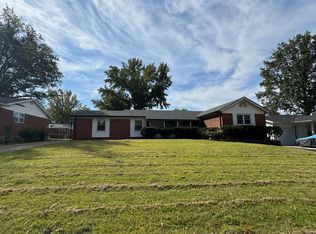 2169 Somerset Ln, Saint Louis, MO