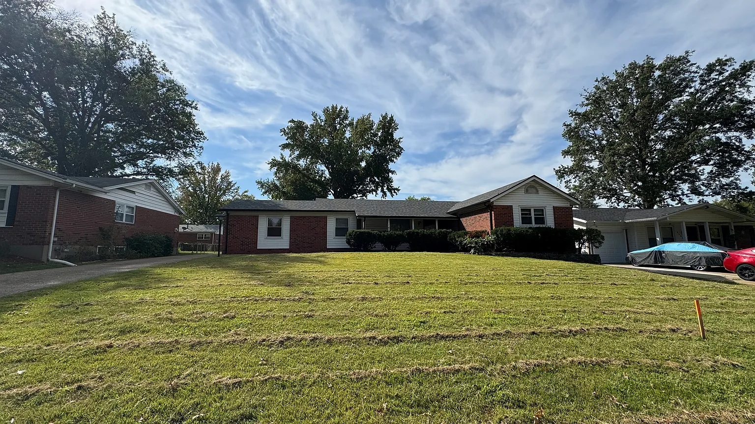 2169 Somerset Ln photo 1