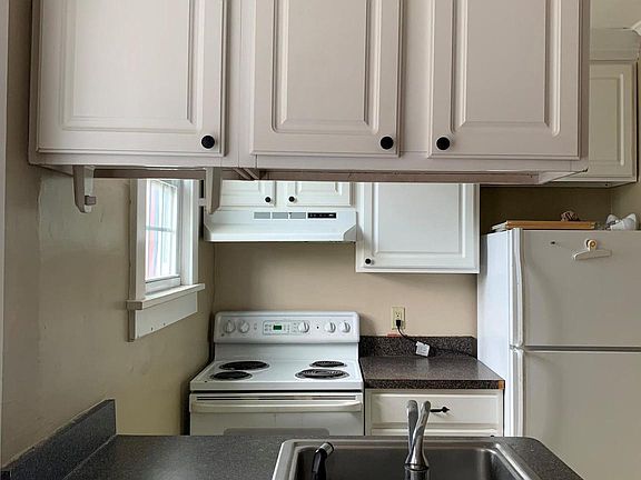 4th image of 106 N Main St #2