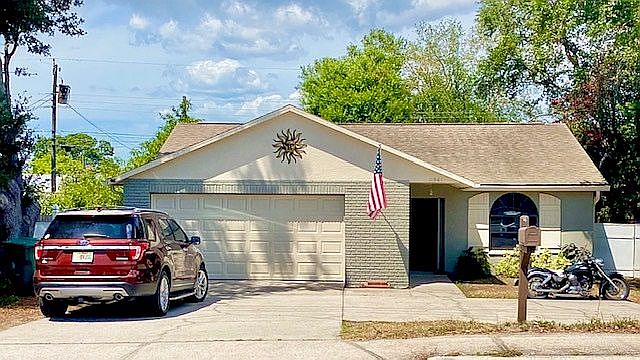 1st image of 11961 Park Blvd