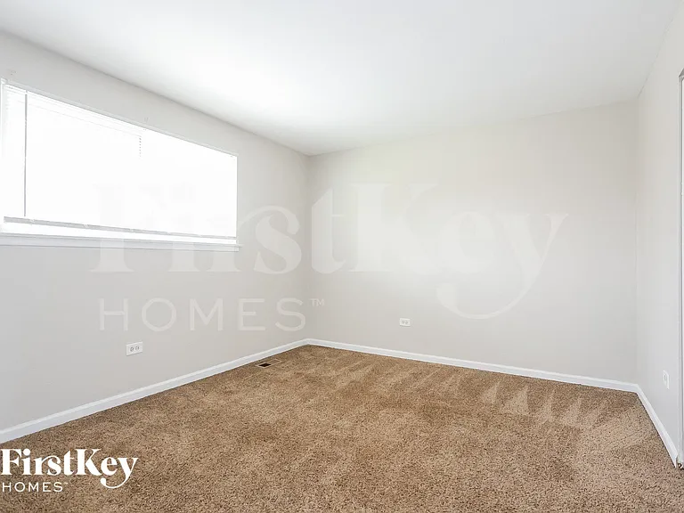 803 Blackhawk Dr — Photo 10