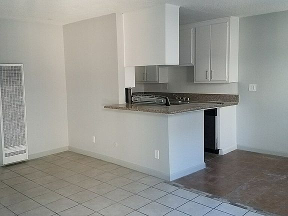 4th image of 122 N Commonwealth Ave APT 207