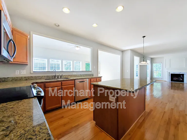 15 Silverthorn Ct — Photo 10