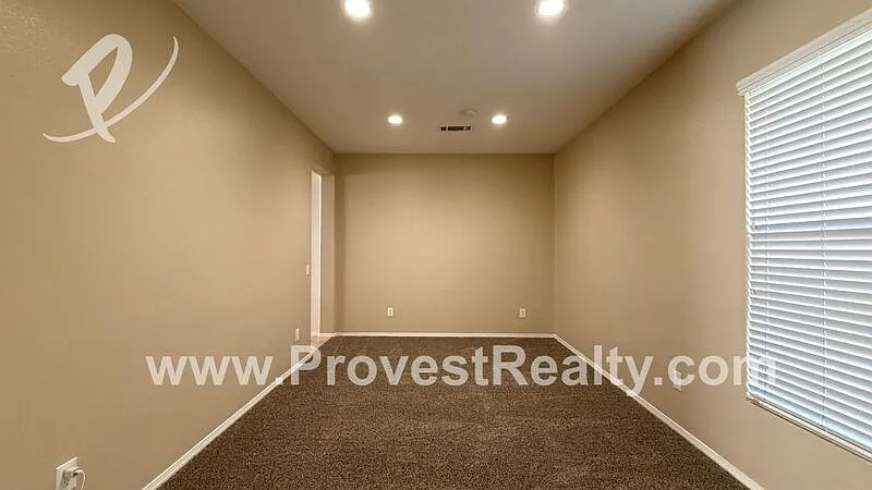 4 bed, 4.0 bath, 2811 sqft, $2,600 — Photo 4