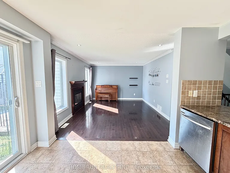 114 Glendore St — Photo 16