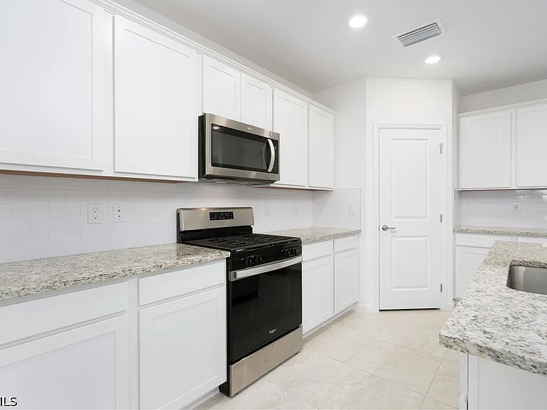 42428 Cascade Dr — Photo 6