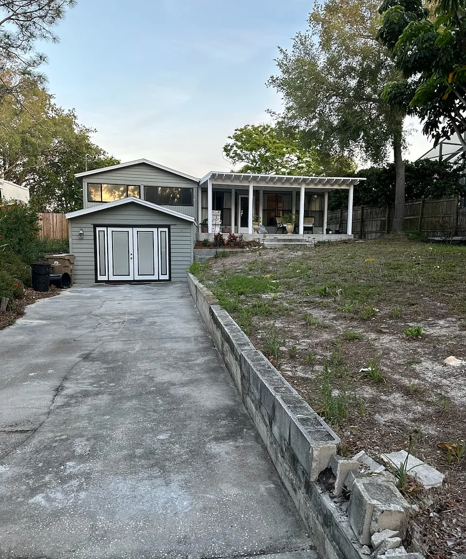 2 bed, 1956 sqft, $2,265 — Photo 1
