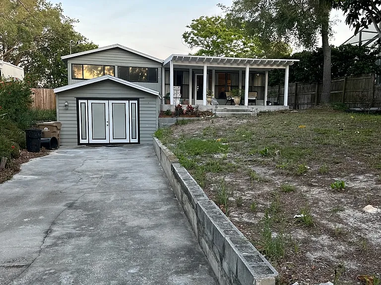 3138 Bluff Blvd — Photo 1