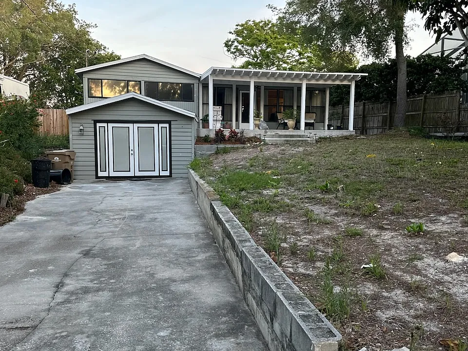 3138 Bluff Blvd