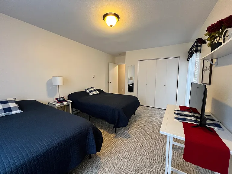 211 E 3rd St #3 — Photo 11