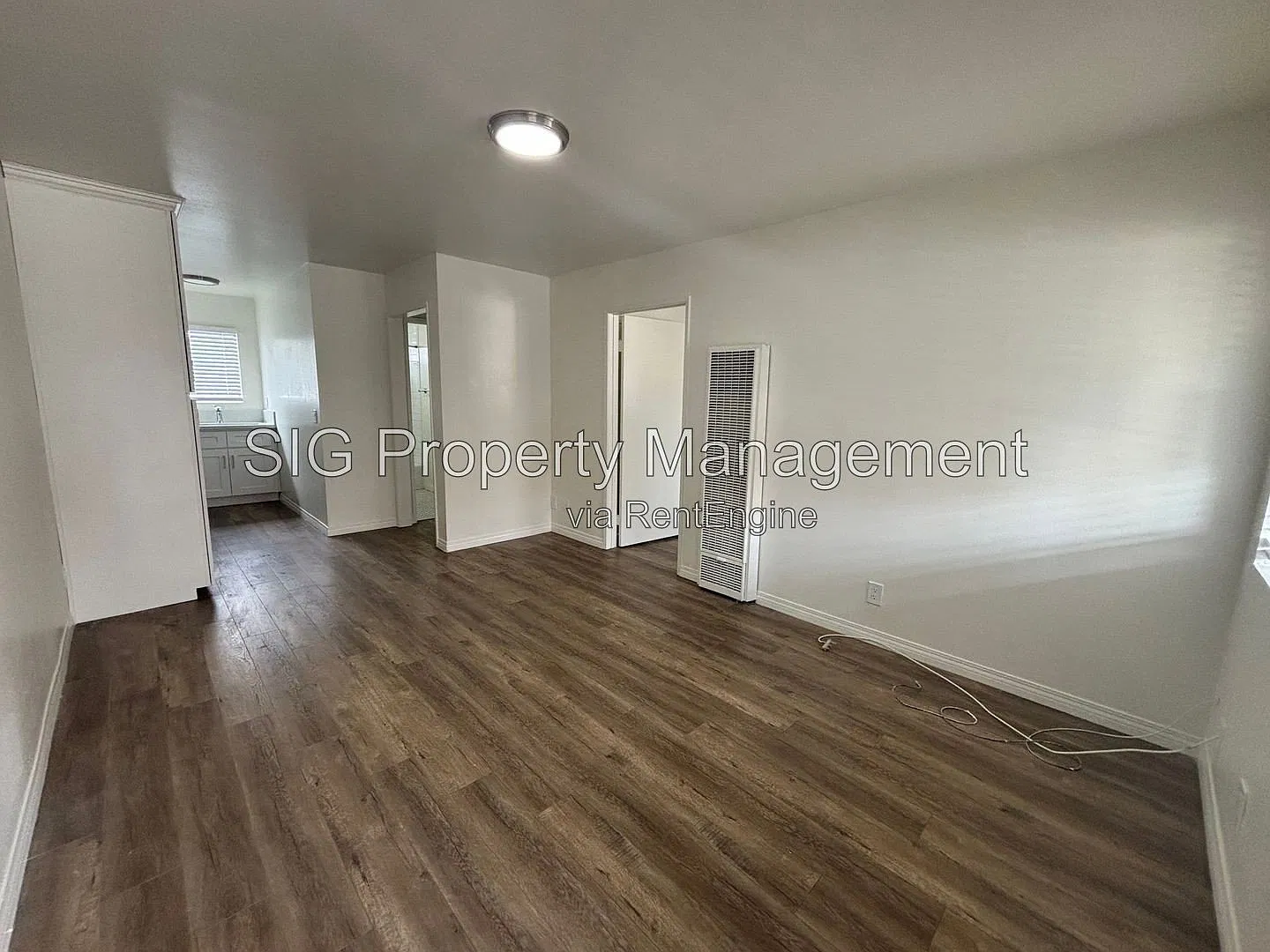 2 bed, 1.0 bath, 730 sqft, $2,050 — Photo 2