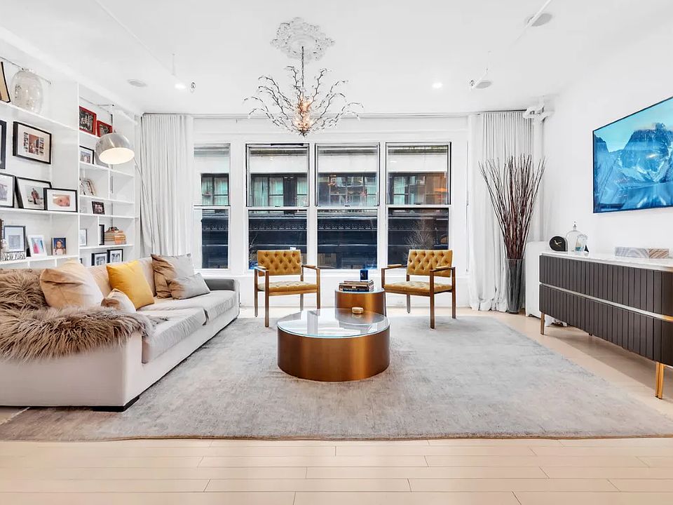 1st image of 147 27th St #2