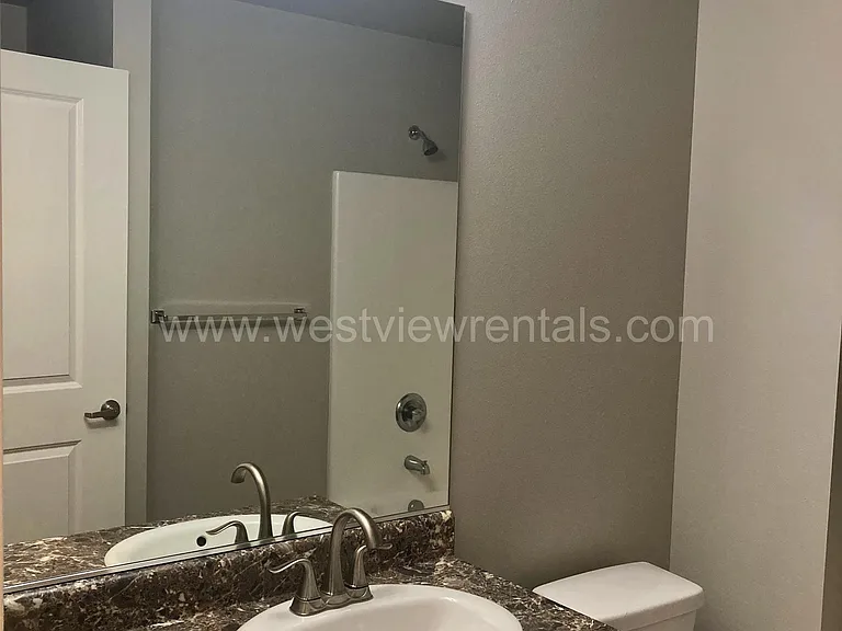1010 Railroad Ave — Photo 418
