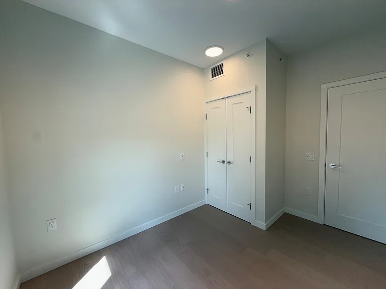 707 W 15th St #707 — Photo 25