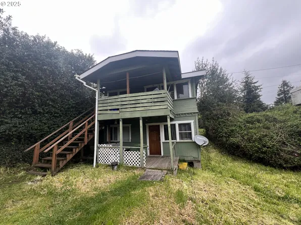 404 State St, North Bend, OR 97459