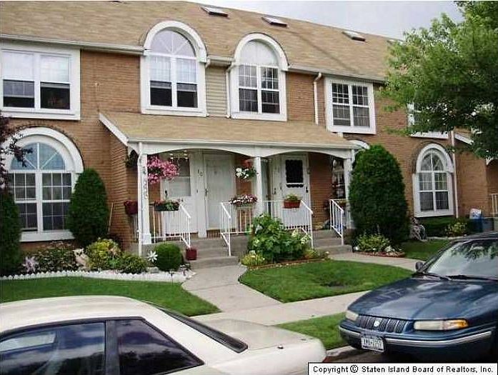 1st image of 12 Debbie St #B