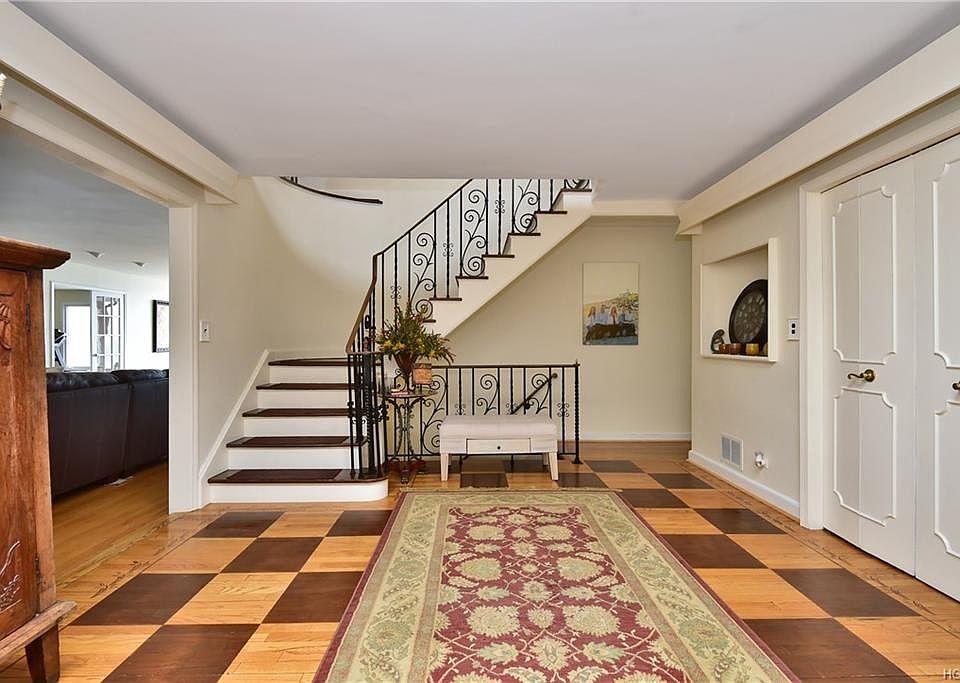 21 Echo Bay Dr, New Rochelle, NY 10805 Zillow