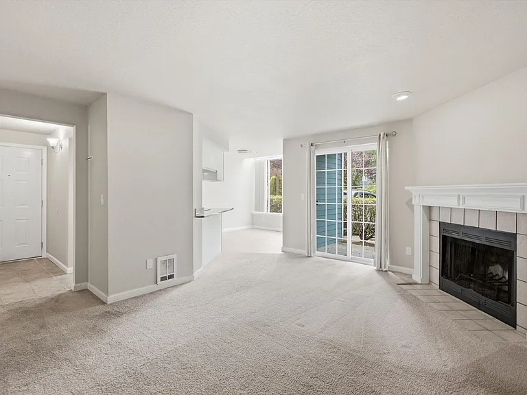 16419 Spruce Way #F3 — Photo 12