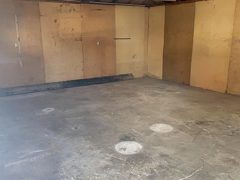 1318 W Spencer St — Photo 25