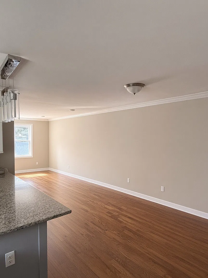 1057 Magnolia Ave — Photo 2