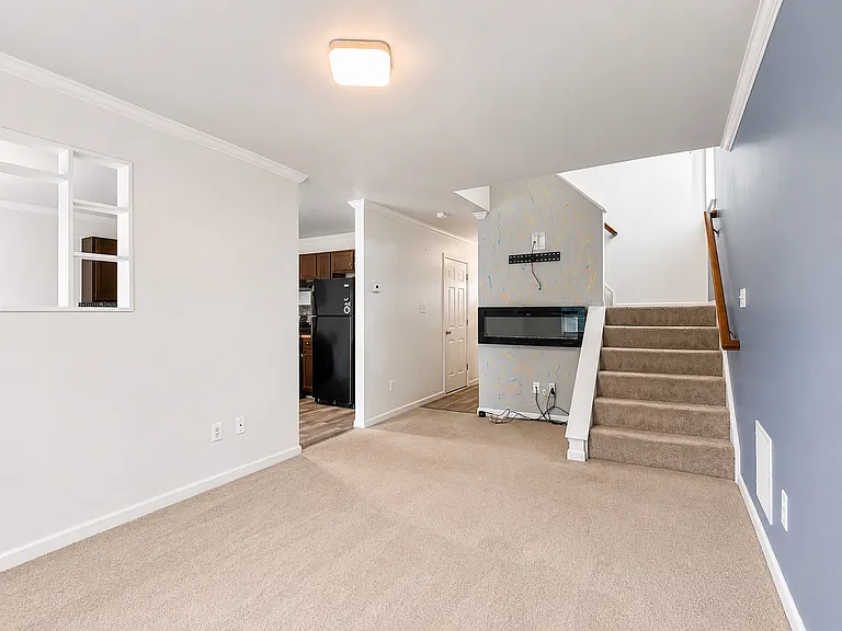 101 Wheatstone Ln — Photo 4