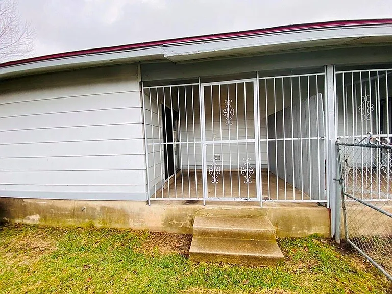 1710 Ledgewood Dr — Photo 18