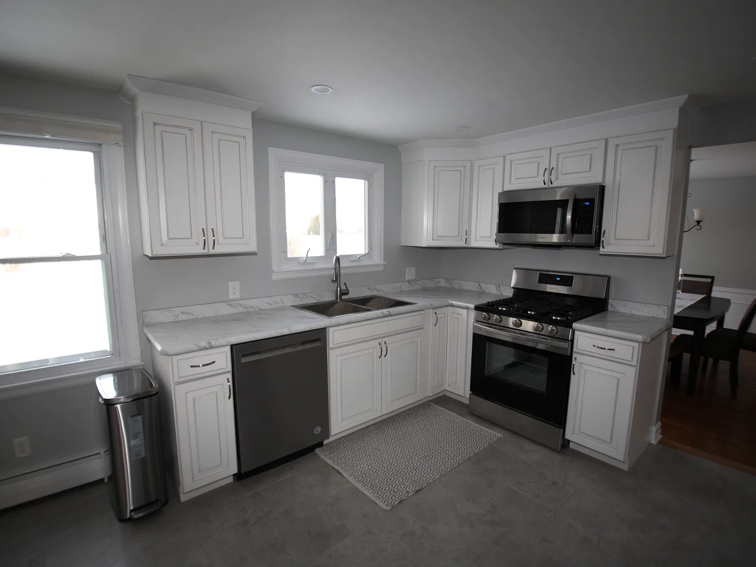 4 bed, 2600 sqft, $3,750 — Photo 1