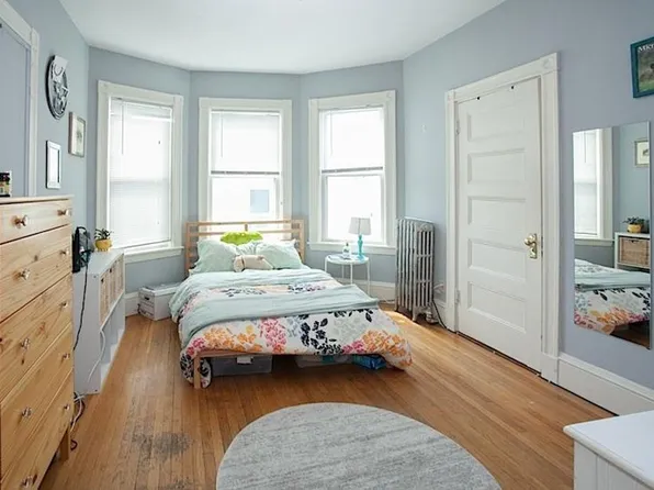 3 Kinnaird St APT 3, Cambridge, MA 02139