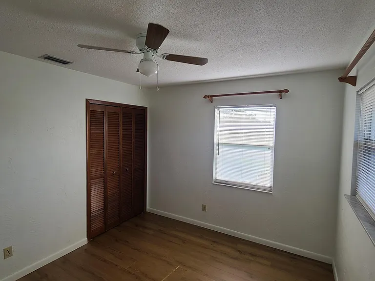 1646 W Paradise Ln — Photo 21