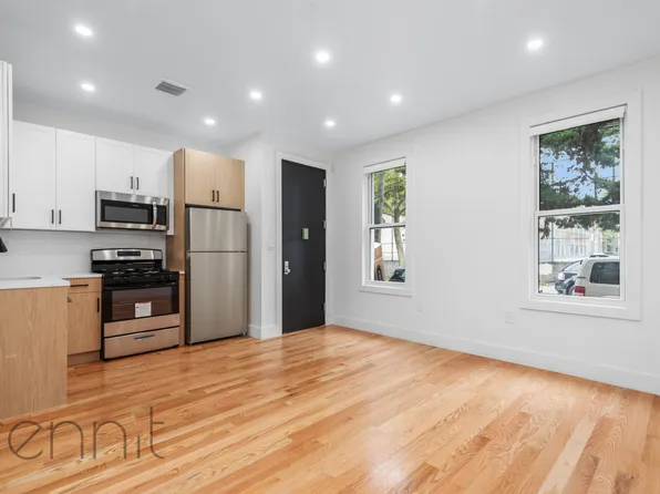 1922 Madison Street image 1 of 20