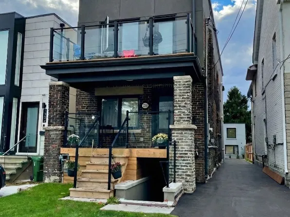 1258 Broadview Ave #2, Toronto, ON M4K 2T4