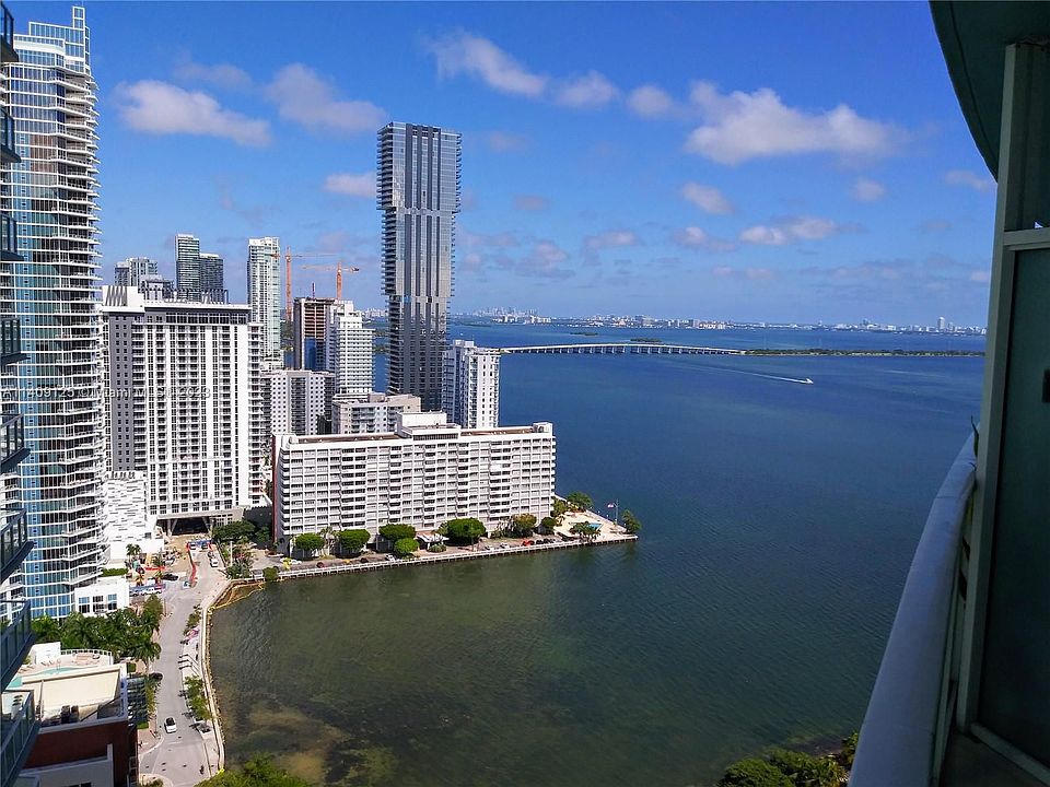 1st image of 1900 N Bayshore Dr APT 3010