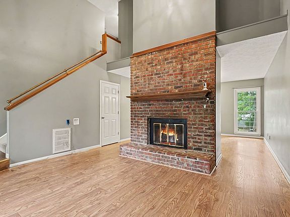 3rd image of 150 Ridgeview Dr
