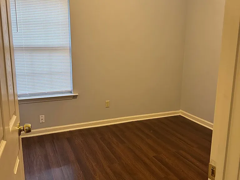 1271 Brady Hollow Ln — Photo 9