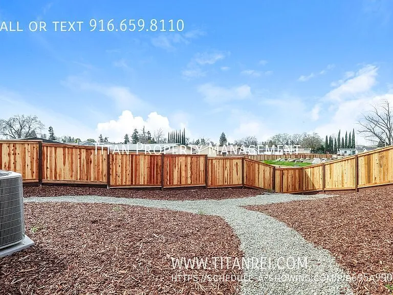 313 Vandenberg Cir — Photo 16