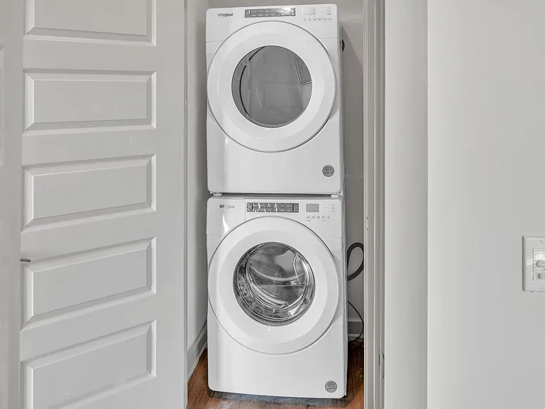 Aura Fifty4 — Photo 12