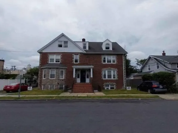 19 Madison Ave APT 1, Franklin Square, NY 11010