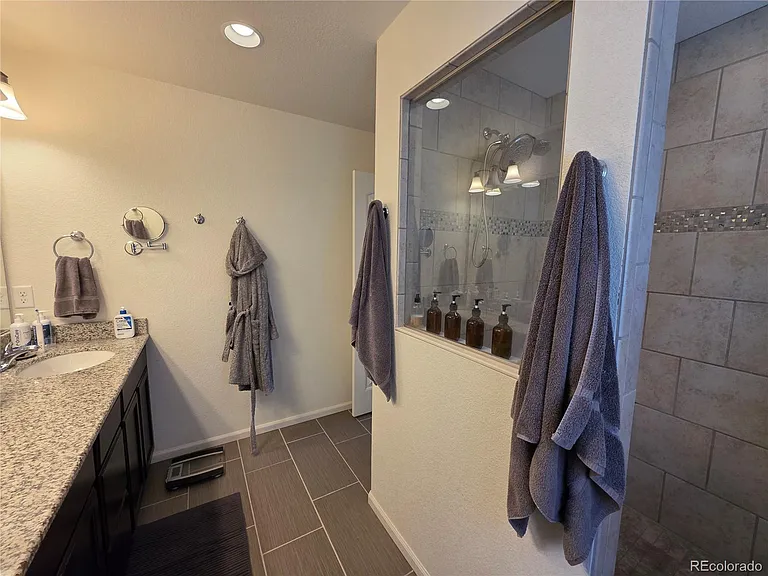 8269 Cypress Wood Dr — Photo 18