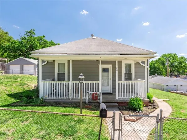 2805 S 20th St, Saint Joseph, MO 64503