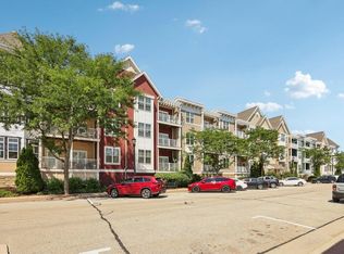 1335 11th Ave APT 112, Grafton, WI 53024