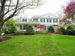 2707 Rochester Rd, Shaker Heights, OH 44122