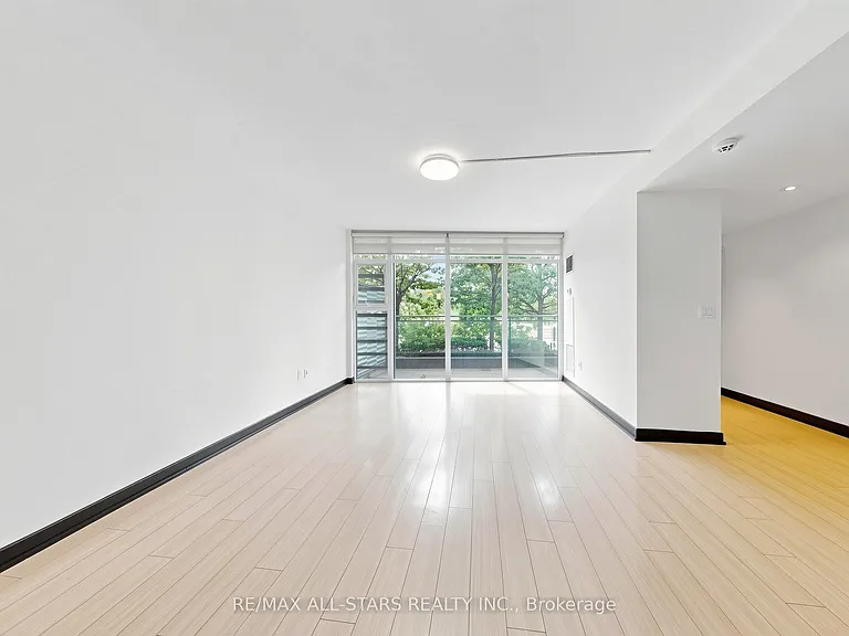 110 Fort York Blvd #G08 — Photo 9