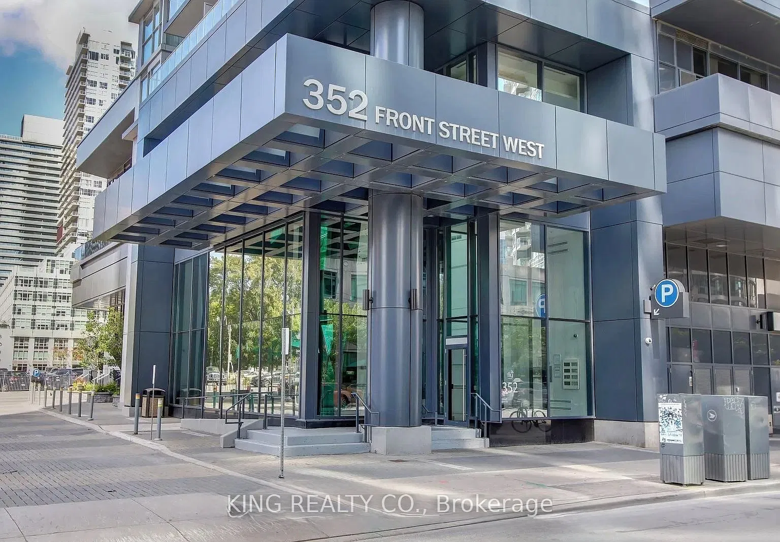 4 bed, $3,950 — Photo 1