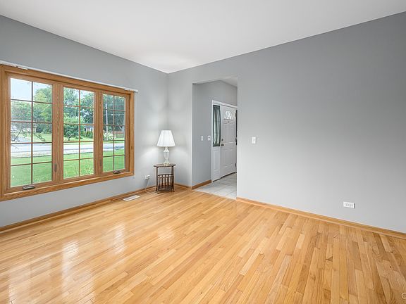 5th image of 1527 Mohawk Dr