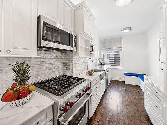 4th image of 330 W 72nd St APT 14C