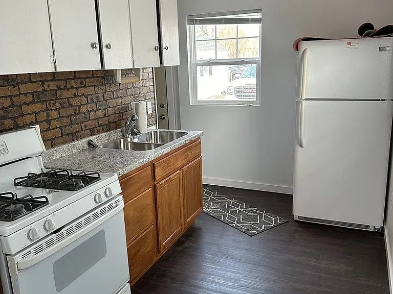610 Sherman Ave — Photo 3