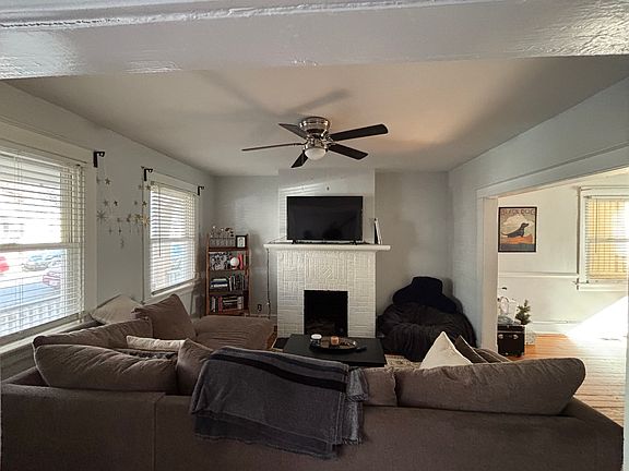 3rd image of 3333 Parkwood Ave
