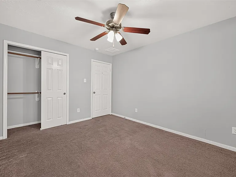 10031 Magnolia Way — Photo 32