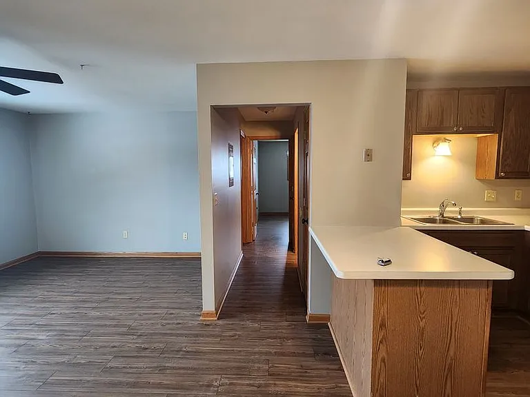 8 Unit At 3509 93rd St — Photo 12