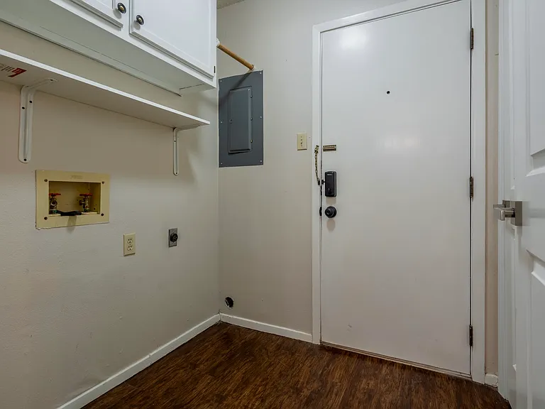 4533 Bermuda Dr — Photo 18